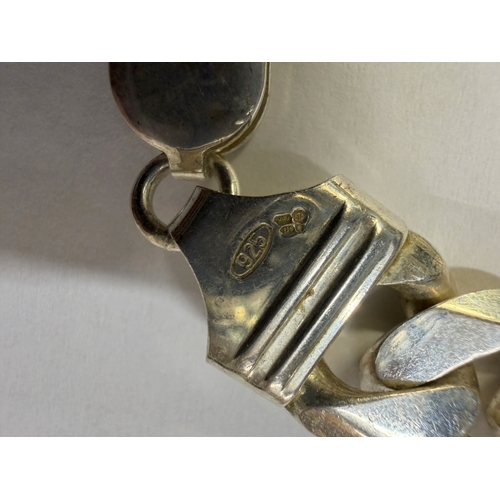 105 - A heavy silver chain (150 grams)