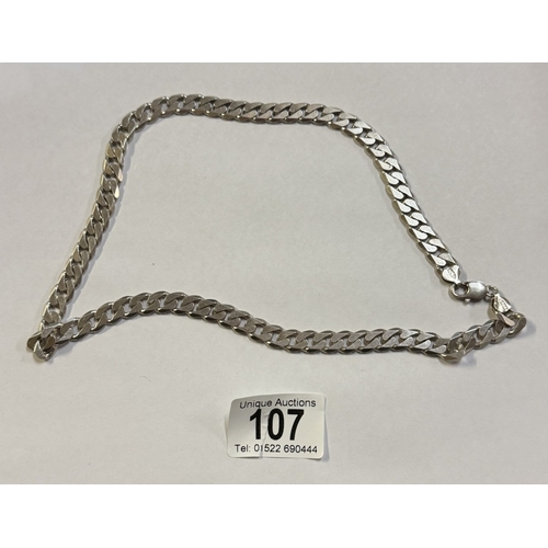 107 - A heavy silver chain (61 grams)
