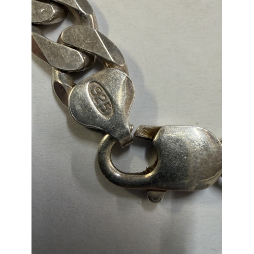 107 - A heavy silver chain (61 grams)
