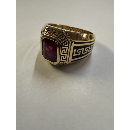 111 - An 14ct gold ring (12.37 grams)