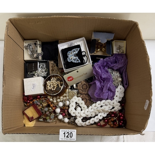 120 - A quantity of costume jewellery including brooches etc