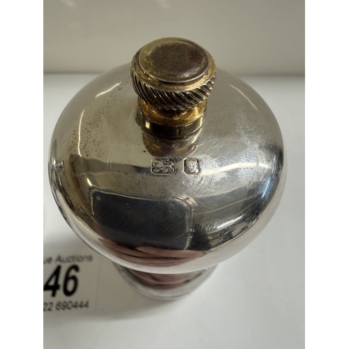 146 - A set of sillver salt & pepper pots (Gross weights 135.21 grams & 143.49 grams)