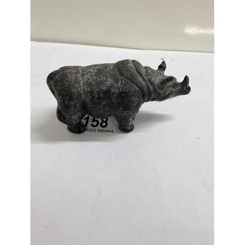 158 - A small bronze Rhinoceros (6cm height, 11cm width, 4cm depth)