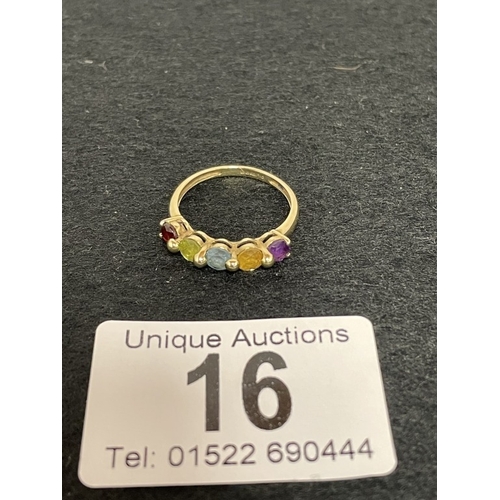 16 - 9ct gold five-stone ring total weight 1.79 grams