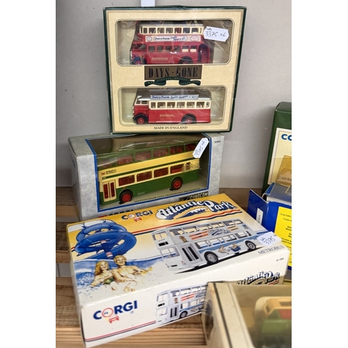 768 - 4 Corgi Classics & 2 Lledo model buses