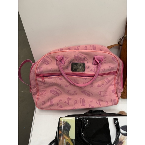 785 - A Barbie Fashion Fever case, 3 dolls, 1 other & A Sindy hotel travel case