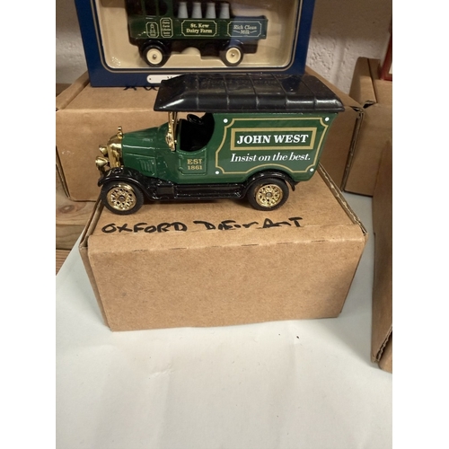 837 - A Lledo St. Kew classics model collection promotional 2 piece diecast set, 2 Oxford Bullnose Morris ... 