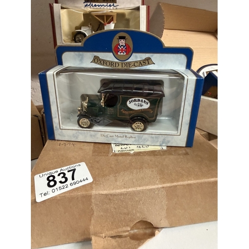 837 - A Lledo St. Kew classics model collection promotional 2 piece diecast set, 2 Oxford Bullnose Morris ... 