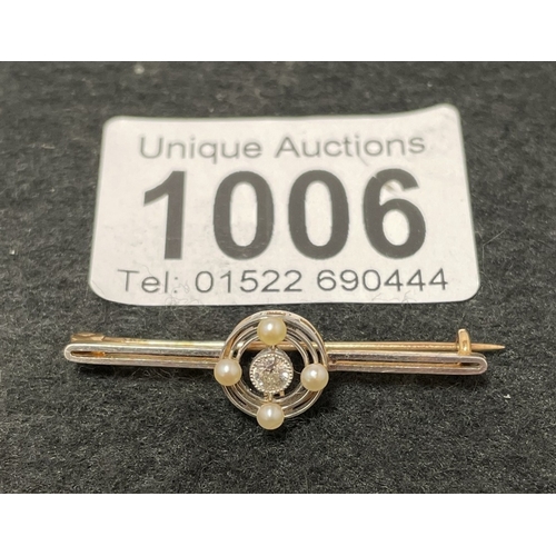 1006 - A 15ct gold and seed pearl brooch (total weight 2.8g)