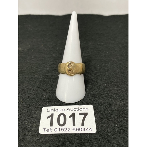 1017 - A 9ct gold belt buckle ring (total weight 6.36g)