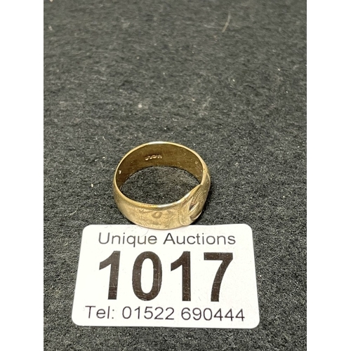 1017 - A 9ct gold belt buckle ring (total weight 6.36g)