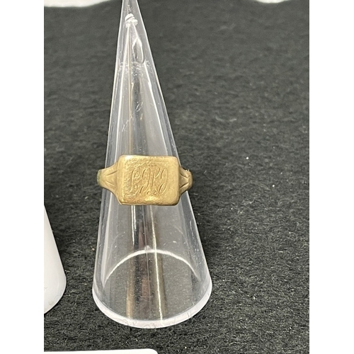 1022 - 2 9ct gold signet rings (total weight 5.3g)