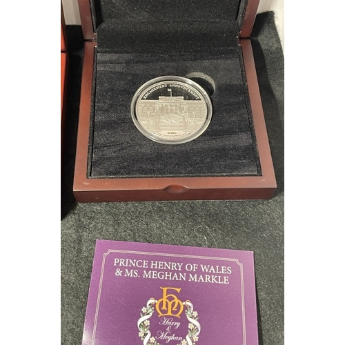 1060 - Cased silver coins including 2015 Jersey £5 Proof Coin Longest Reigning Monarch (28.28g), 2017 Jerse... 