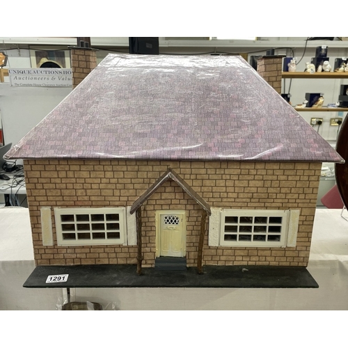 1291 - A Hornby OO gauge accessories Alms house