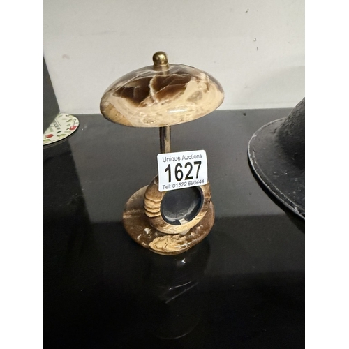 1627 - An onyx desk pocket watch holder