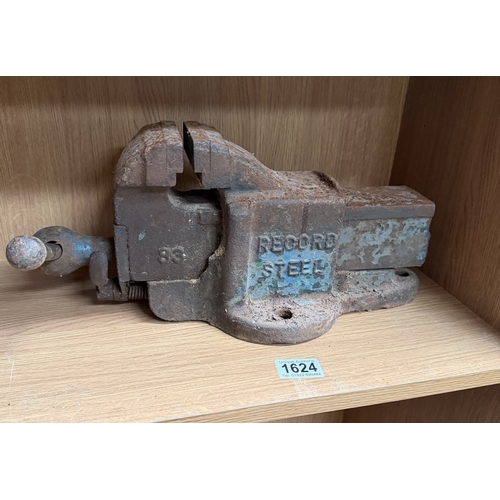 Lot 1624      
