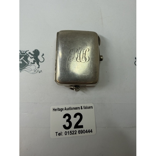 Lot 32        