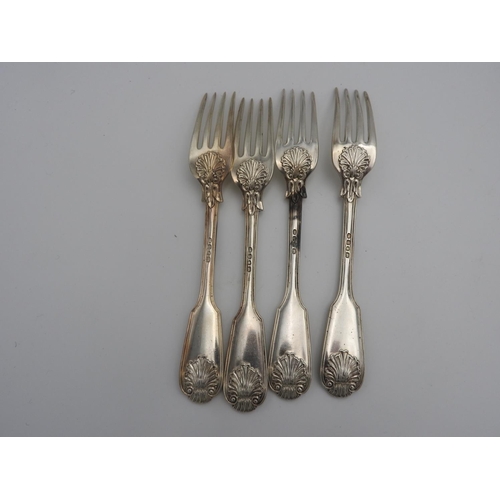 211 - GEORGE IV SILVER KINGS PATTERN PART FLATWARE SERVICE LONDON 1827, MAKERS MARK WC??? comprising 4 des... 