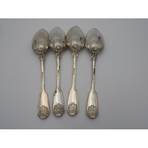 211 - GEORGE IV SILVER KINGS PATTERN PART FLATWARE SERVICE LONDON 1827, MAKERS MARK WC??? comprising 4 des... 