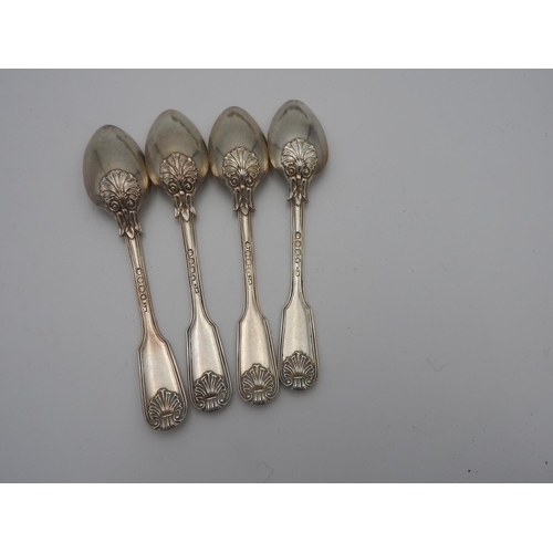 211 - GEORGE IV SILVER KINGS PATTERN PART FLATWARE SERVICE LONDON 1827, MAKERS MARK WC??? comprising 4 des... 