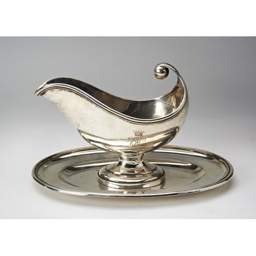 208 - CONTINENTAL SILVER GRAVY BOAT EARLY 20TH CENTURY of boat shape form, raised on an attached oval base... 