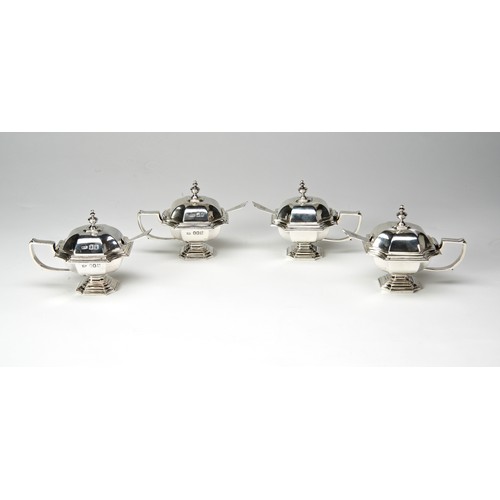 202 - GEORGE V BRITANNIA STANDARD CONDIMENT SET, CRICHTON BROTHERS, LONDON, 1912comprising four salts, fou... 