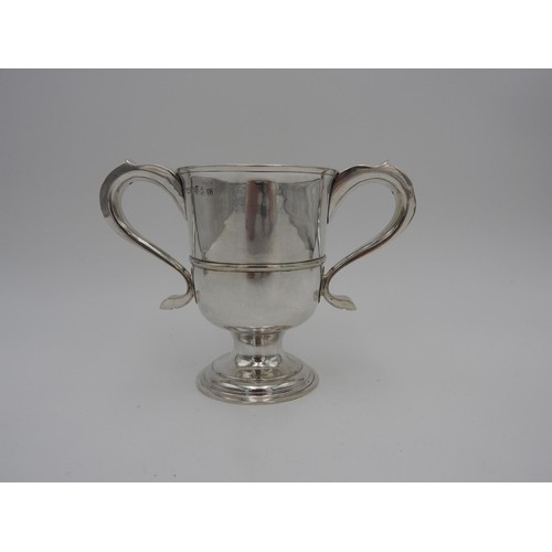 201 - GEORGE III SILVER CUPJOHN LANGLANDS & JOHN ROBERTSON, NEWCASTLE 1786with twin s-scroll handles a... 