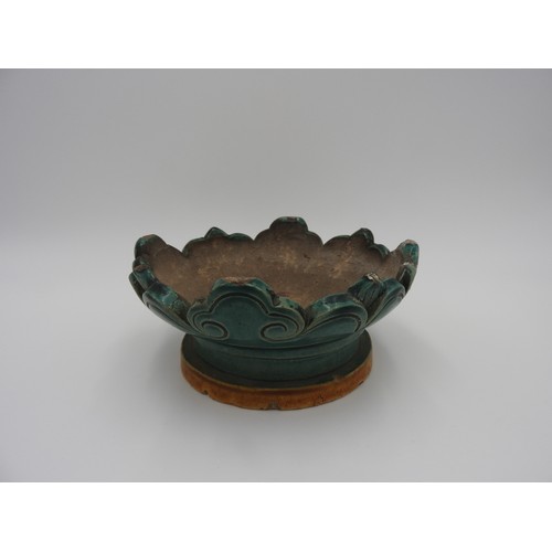 363 - TURQUOISE-GLAZE POTTERY STANDMING DYNASTYtop, 14cm diam