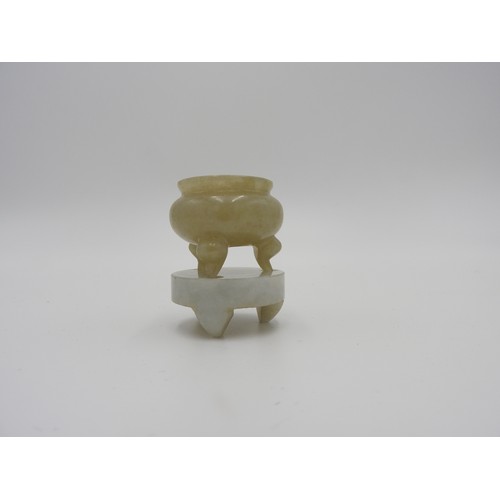 298 - SMALL JADE TRIPOD CENSER AND STANDLATE QING / REPUBLIC PERIOD5cm high