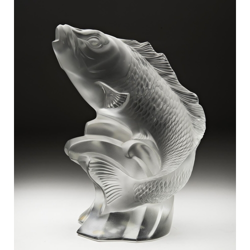 203 - A MODERN LALIQUE CARP LEAPING FROM THE WATERengraved 'Lalique (R) France'16 cm high