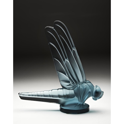 207 - A MODERN LALIQUE 'DRAGONFLY' BLUE TINTED GLASS CAR MASCOTengraved 'Lalique (R) France'20.5 cm high... 