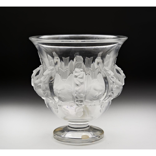 216 - A MODERN LALIQUE 'DAMPIERRE' VASEengraved 'Lalique (R) France'12.5 cm high