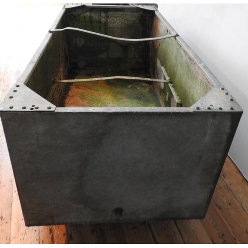 85 - A VERY LARGE RIVETED GALVANISED AGRICULTURAL WATER TROUGH / GARDEN PLANTER213cm long, 107cm wide, 77... 