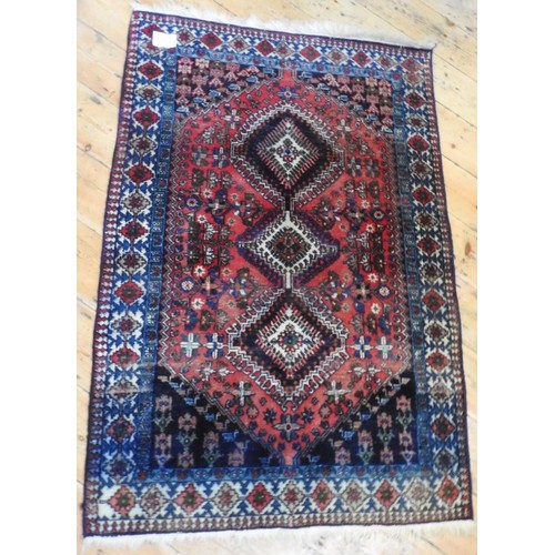 92 - IRANIAN HAND KNOTTED BORDER PATTERN RUG152 X 104cm