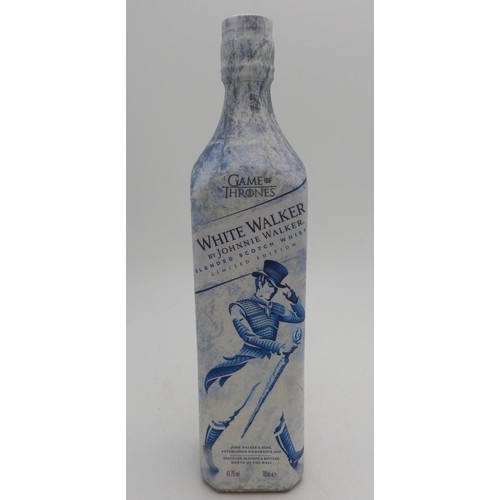 FOUR BOTTLES OF SCOTCH WHISKYGRAND OLD PARR DE LUXE, BELL'S