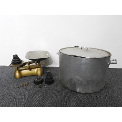 120 - GROCER'S PRODUCE SCALES, VARIOUS WEIGHTS AND LARGE ALUMINIUM COOKING POT WITH LID, the cooking pot 5... 