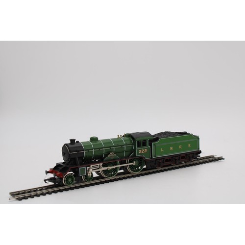 414 - A LNER NO.222 'BERKELEY'D49 HUNT CLASS, GRESLEY LOCO WITH POWERED TENDER, in 00 scale by Hornby, exc... 