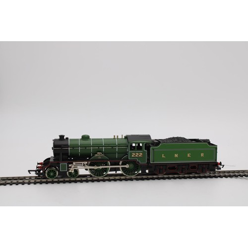 414 - A LNER NO.222 'BERKELEY'D49 HUNT CLASS, GRESLEY LOCO WITH POWERED TENDER, in 00 scale by Hornby, exc... 