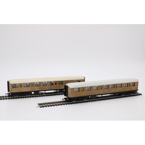 428 - A PAIR OF LNER TEAK FINISH COACHES, COMPOSITE AND BRAKE COMPOSITE, boxed