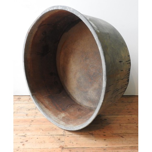 102 - A VERY LARGE GALVANISED STEEL CIRCULAR TUB / PLANTER, 125cm dia, 55cm deep