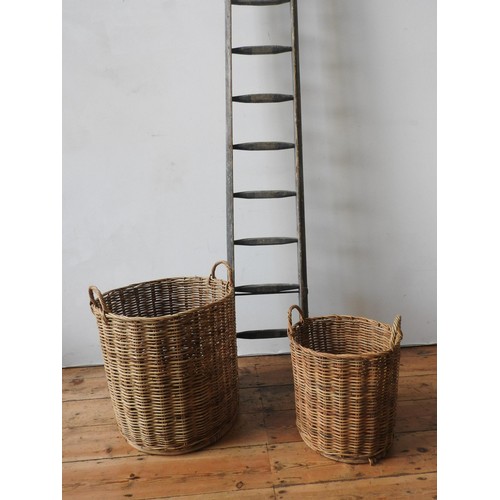 103 - TWO WICKER APPLE HARVEST BASKETS AND VINTAGE 12-TREAD ORCHARD LADDER, 262cm high