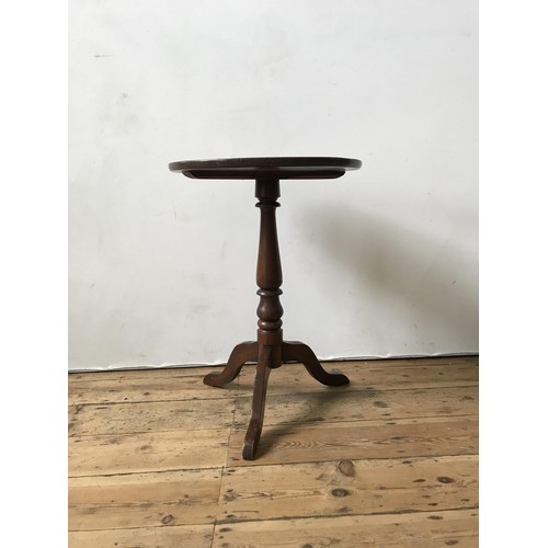 45 - A GEORGE III MAHOGANY TRIPOD TABLE ON TURNED PEDESTAL, 70cm high, 51cm dia