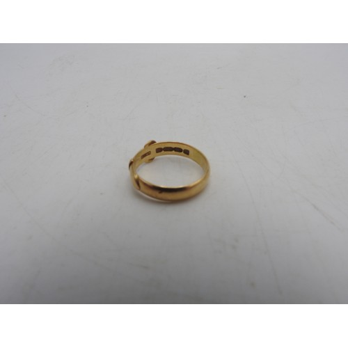 524 - 9CT GOLD BELT RING AND 9CT GOLD SIGNET RING, total weight 8g