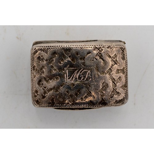 484 - AN EARLY 19th CENTURY HALLMARK SILVER VINIGARETTE, clearly hallmarked on underside of lid with I.S m... 