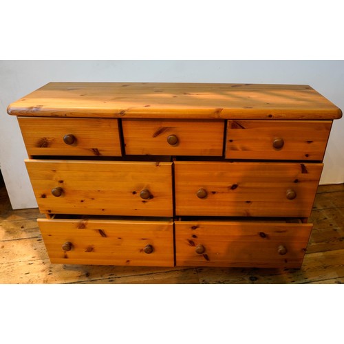 74 - MODERN PINE MERCHANT'S STYLE CHEST OF SEVEN DRAWERS, 81 x 122 x 40cms