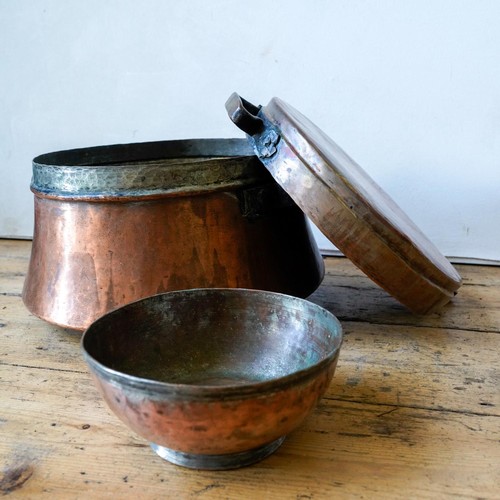 123 - Copper pot with lid and smaller pot/bowl inside