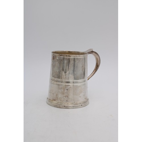 489 - A HEAVY KINGSWAY PLATE E.P.N.S TAPERED TANKARD WITH HANDLE, 11.5cm high