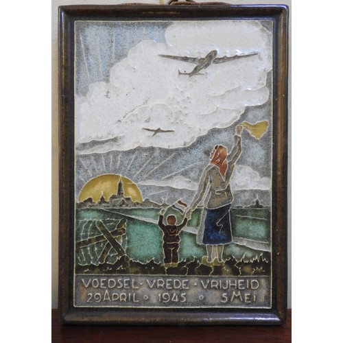 264 - DELFT COMMEMORATIVE CERAMIC PANEL, depicting the 1945 Allied food drop, 20 x 14cm,