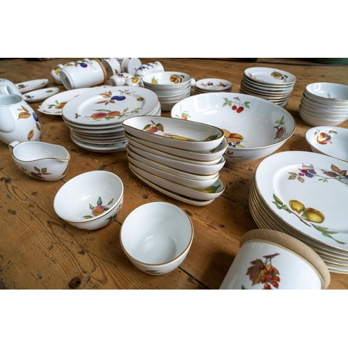 266 - A LARGE COLLECTION OF ROYAL WORCESTER FRUIT DECORATED TABLE WARE