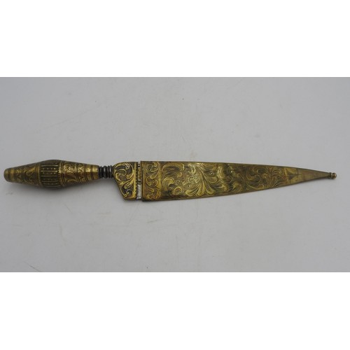 235 - AN EARLY 19th CENTURY SPANISH 'RIPOL' DAGGER, with ornate foliate design throughout blade and handle... 